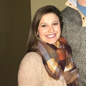 Meet your Posher, Emily